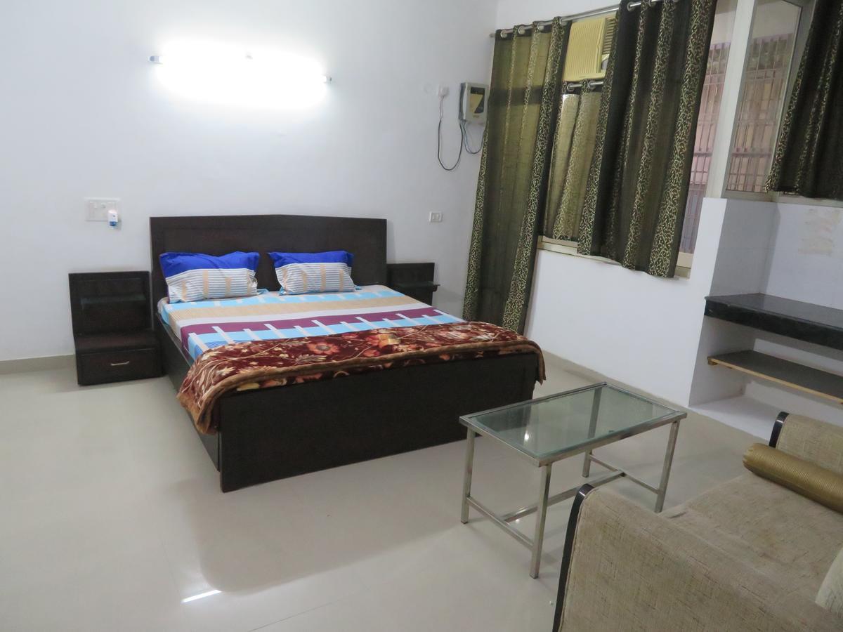 Guest house Nikunj Palace *